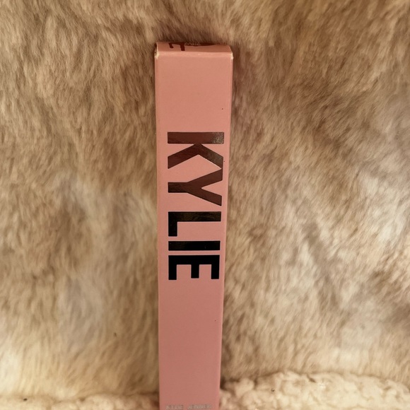 Kylie Cosmetics LOT OF 13 NWT lip kits/lip kits/gloss/etc - Picture 5 of 16